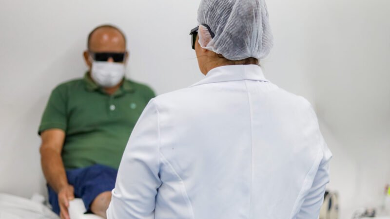 Policlínica Municipal de Juazeiro adota tecnologia inédita para acelerar cicatrização de lesões