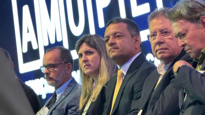 Léo do Ar ganha protagonismo em congresso estadual e reforça agenda de desenvolvimento em Pernambuco