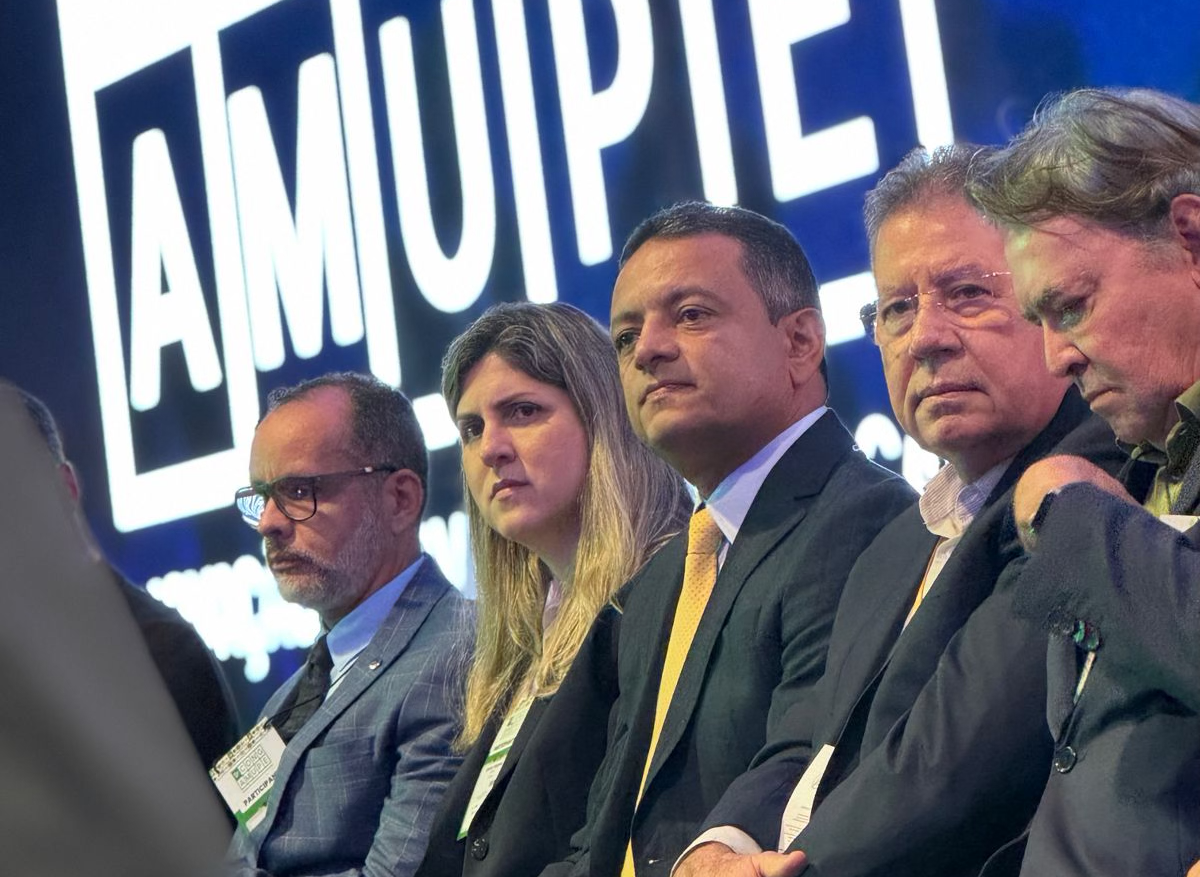 Léo do Ar ganha protagonismo em congresso estadual e reforça agenda de desenvolvimento em Pernambuco