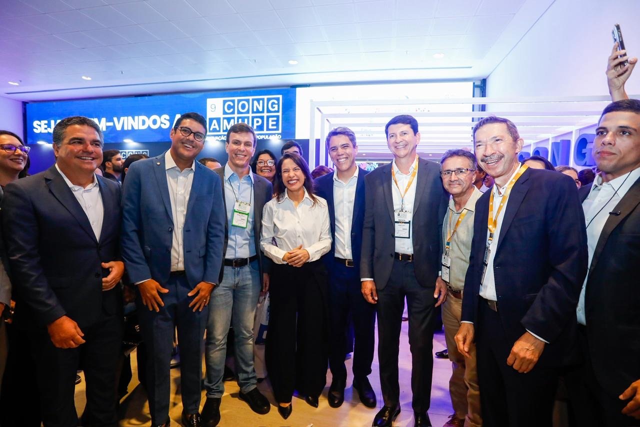 Governadora Raquel Lyra destina R$ 1,3 bilhão da concessão parcial da Compesa aos municípios e assina duplicação da BR-232