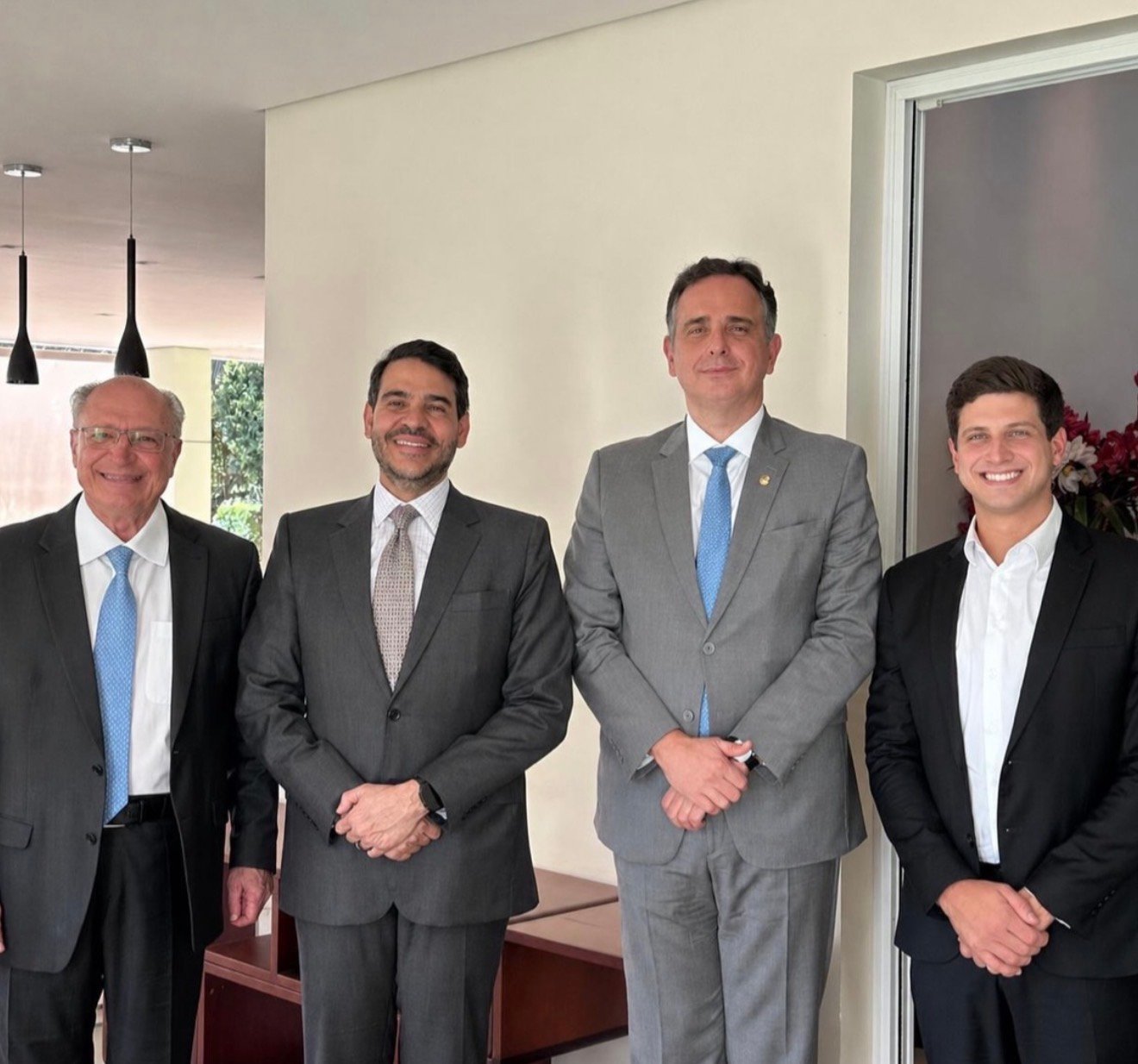 Onde o PSB de João Campos põe apoio, tudo dá errado! Jorge Messias é desaprovado para ser ministro do STF por indicação de Lula