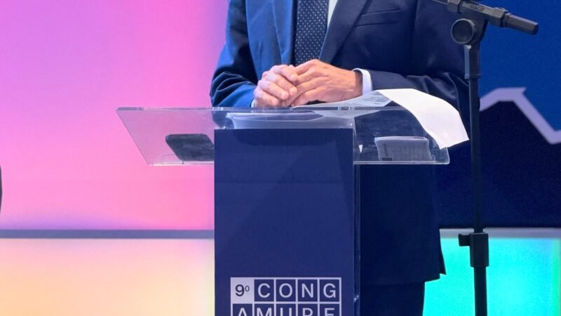 Humberto Costa defende novo pacto federativo e anuncia avanços na saúde para Pernambuco durante congresso da Amupe