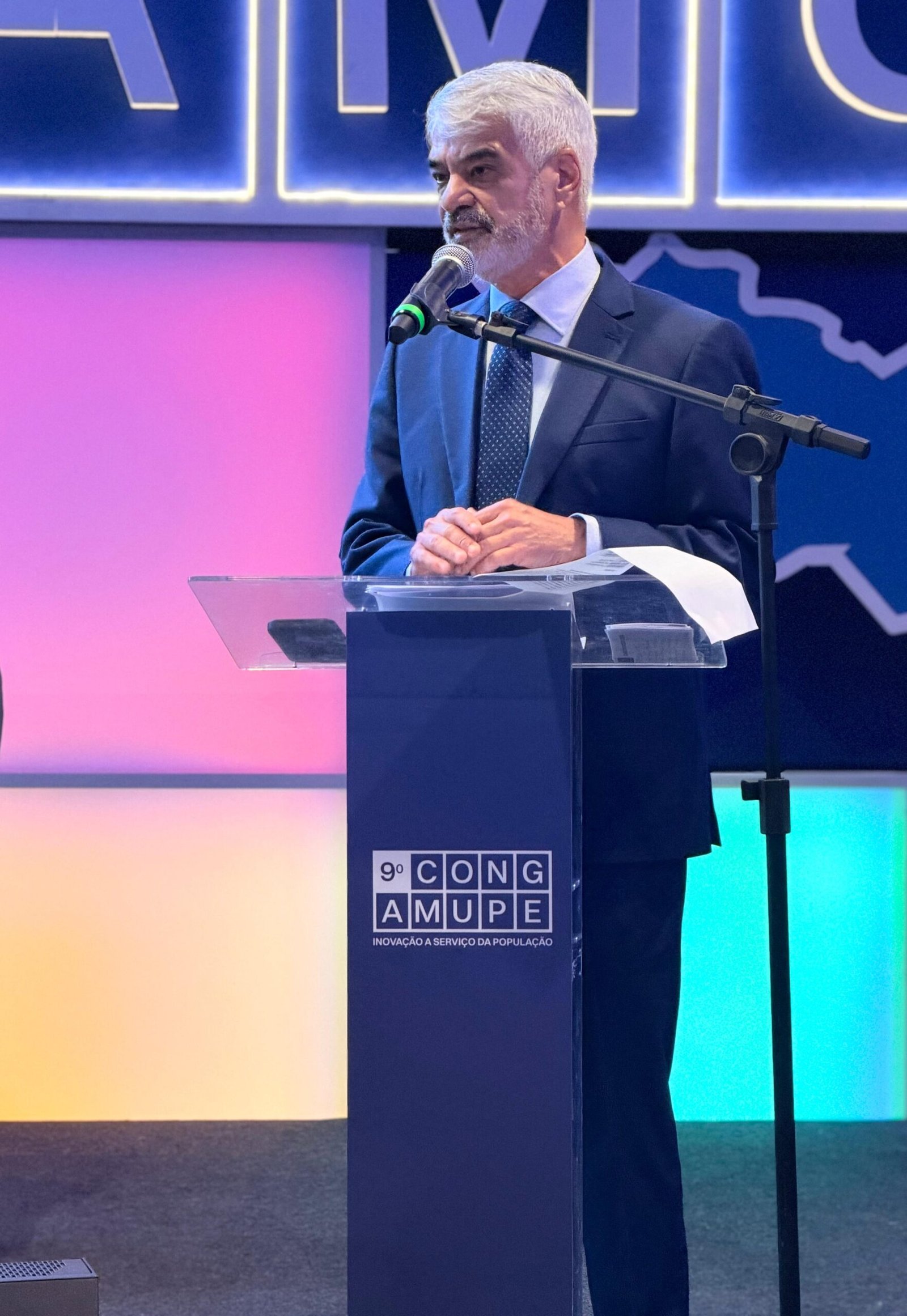 Humberto Costa defende novo pacto federativo e anuncia avanços na saúde para Pernambuco durante congresso da Amupe