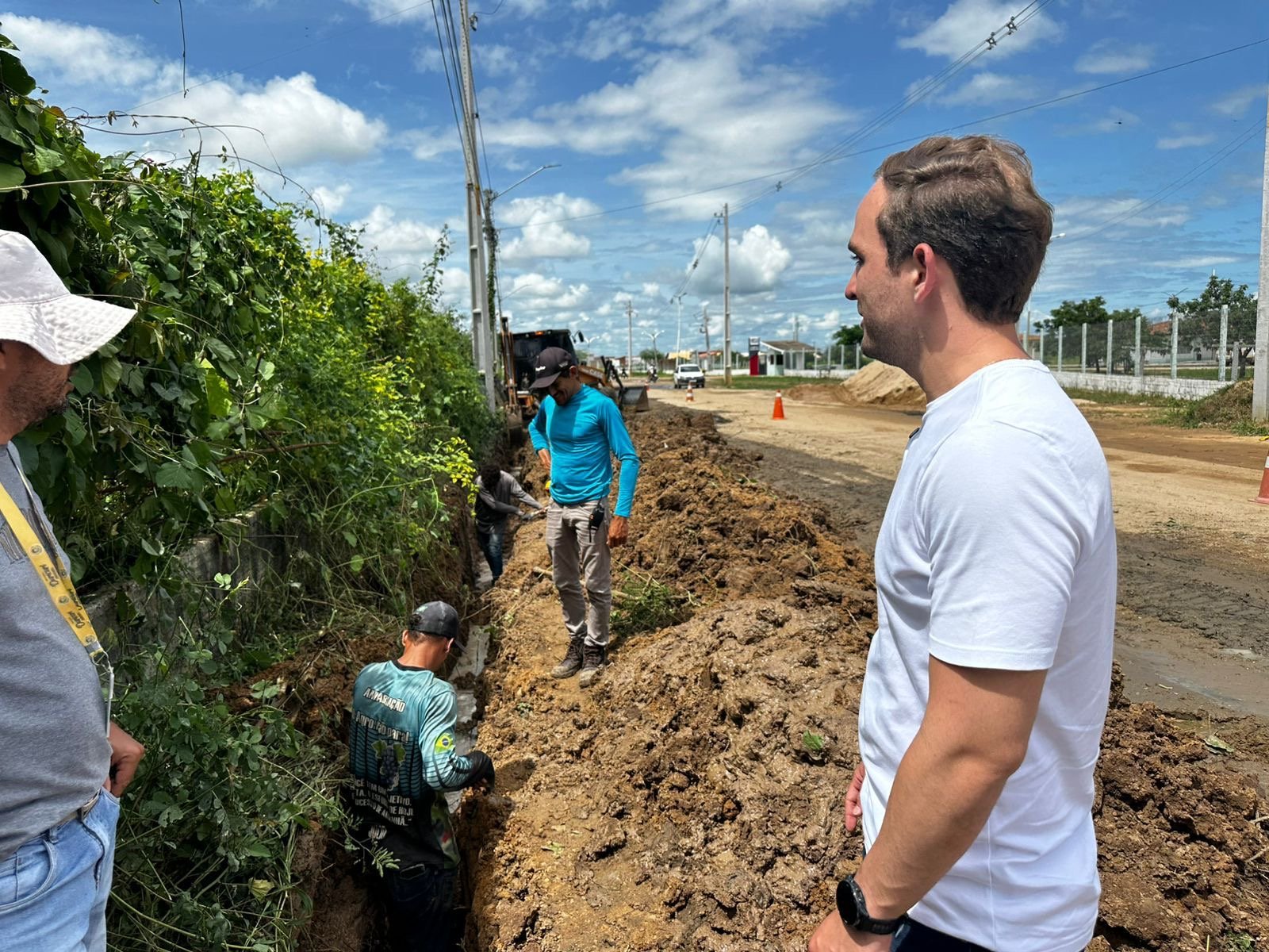 Saneamento marca início de obra na Avenida do Tamboril, em Ouricuri