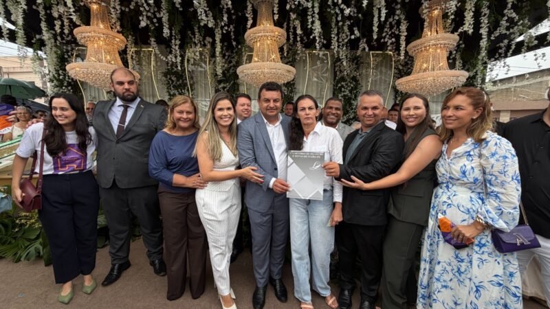 Entrega de títulos de propriedade marca 64 anos de Itaíba e beneficia dezenas de famílias