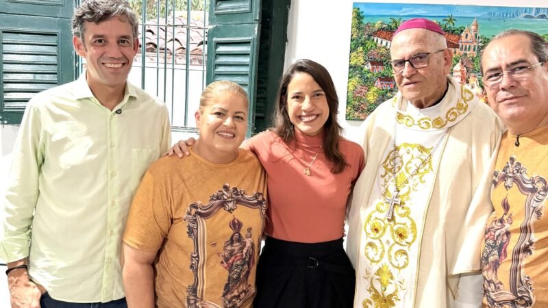 Daniel Coelho acompanha governadora Raquel Lyra no encerramento da Festa de Nossa Senhora dos Prazeres em Jaboatão dos Guararapes