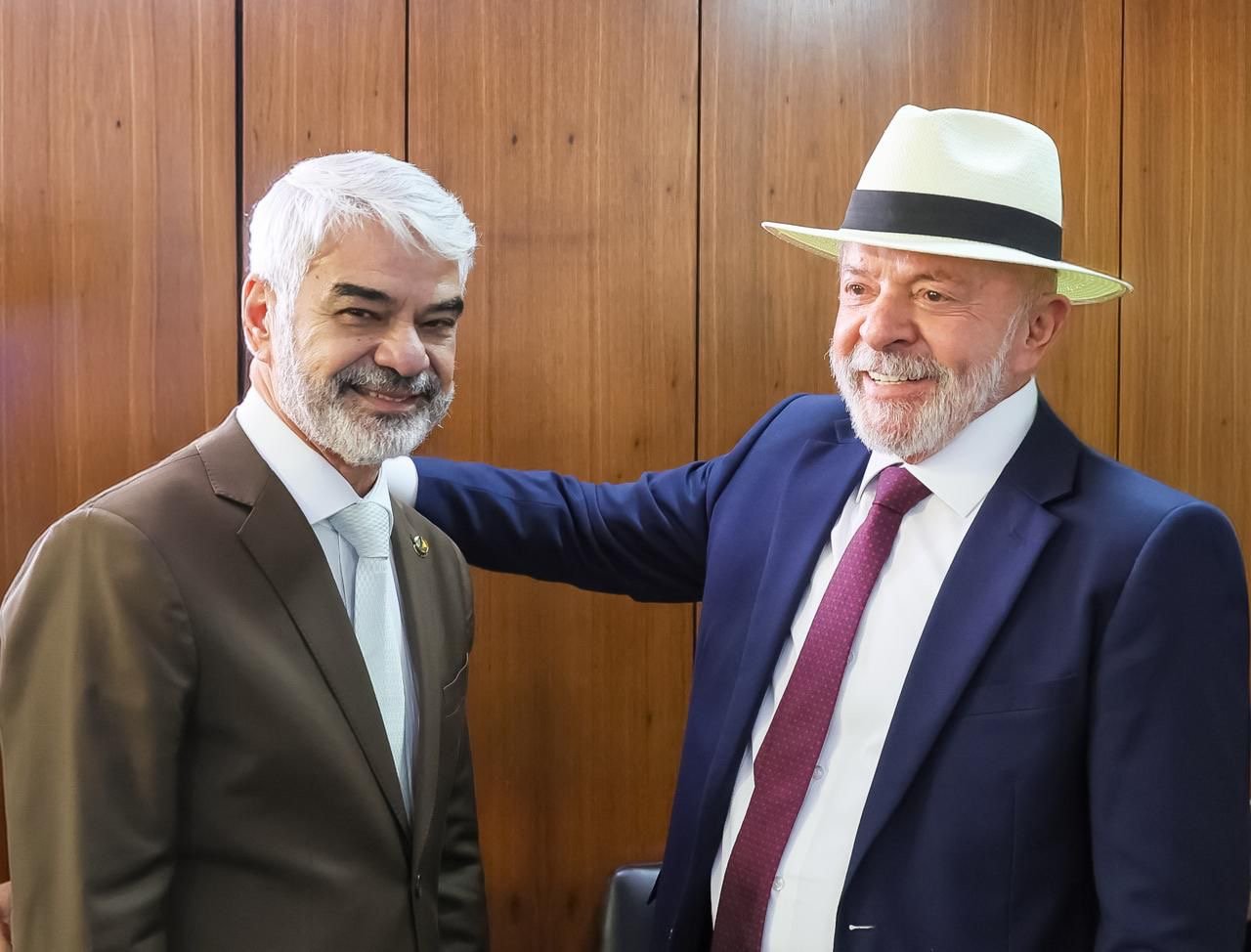 Lula encontra Humberto no Planalto e reforça apoio à sua reeleição ao Senado