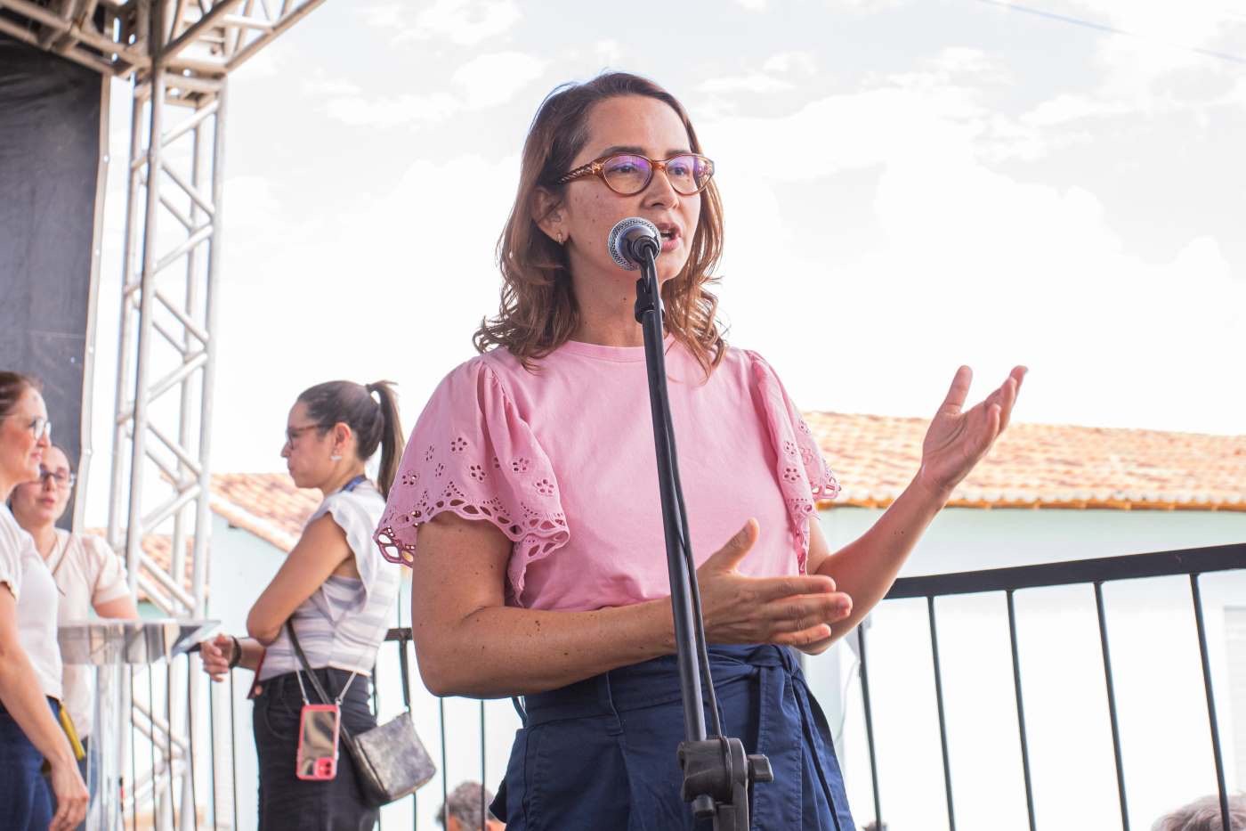Deputada Débora Almeida receberá Títulos de Cidadã em Machados e Belo Jardim