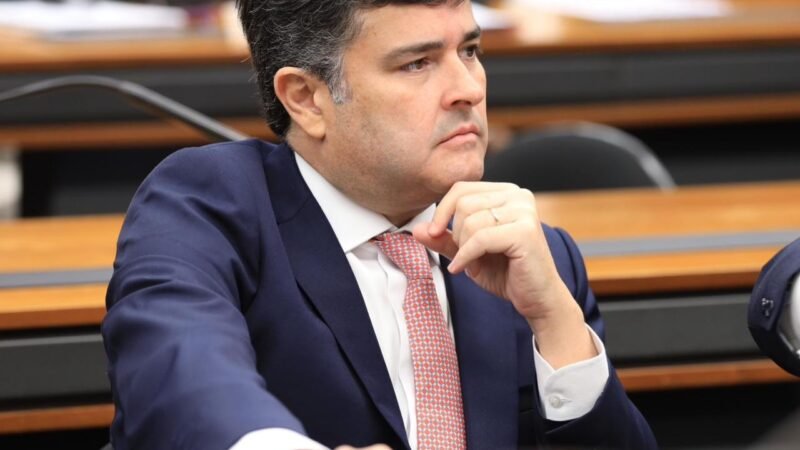 Eduardo da Fonte pede ao presidente Lula redução de impostos para proteger Polo de Confecções de Pernambuco