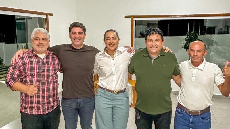 Kaio Maniçoba prestigia aniversário de 153 anos de Sertânia ao lado da prefeita Pollyanna Abreu