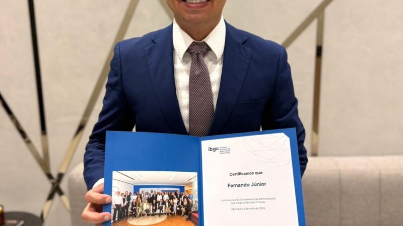 Advogado pernambucano, Fernando Júnior, conclui formação no IBGC e é eleito orador da turma em São Paulo