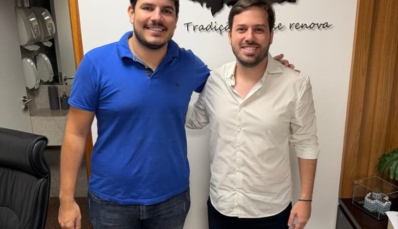 Ao lado do Prefeito Ismael Lira, Deputado Aglailson Victor anuncia recursos para construção da Praça da Cohab Velha em Orocó