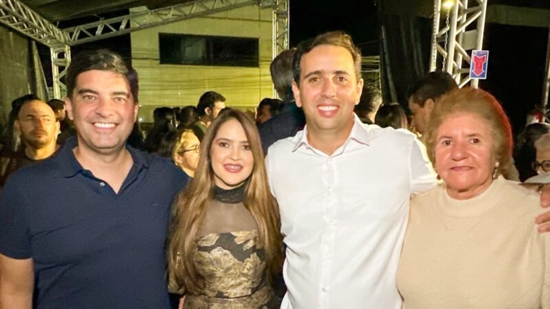 Kaio Maniçoba prestigia comemoração dos 172 anos de Buíque ao lado do prefeito Túlio Monteiro e da vice-prefeita Miriam Briano