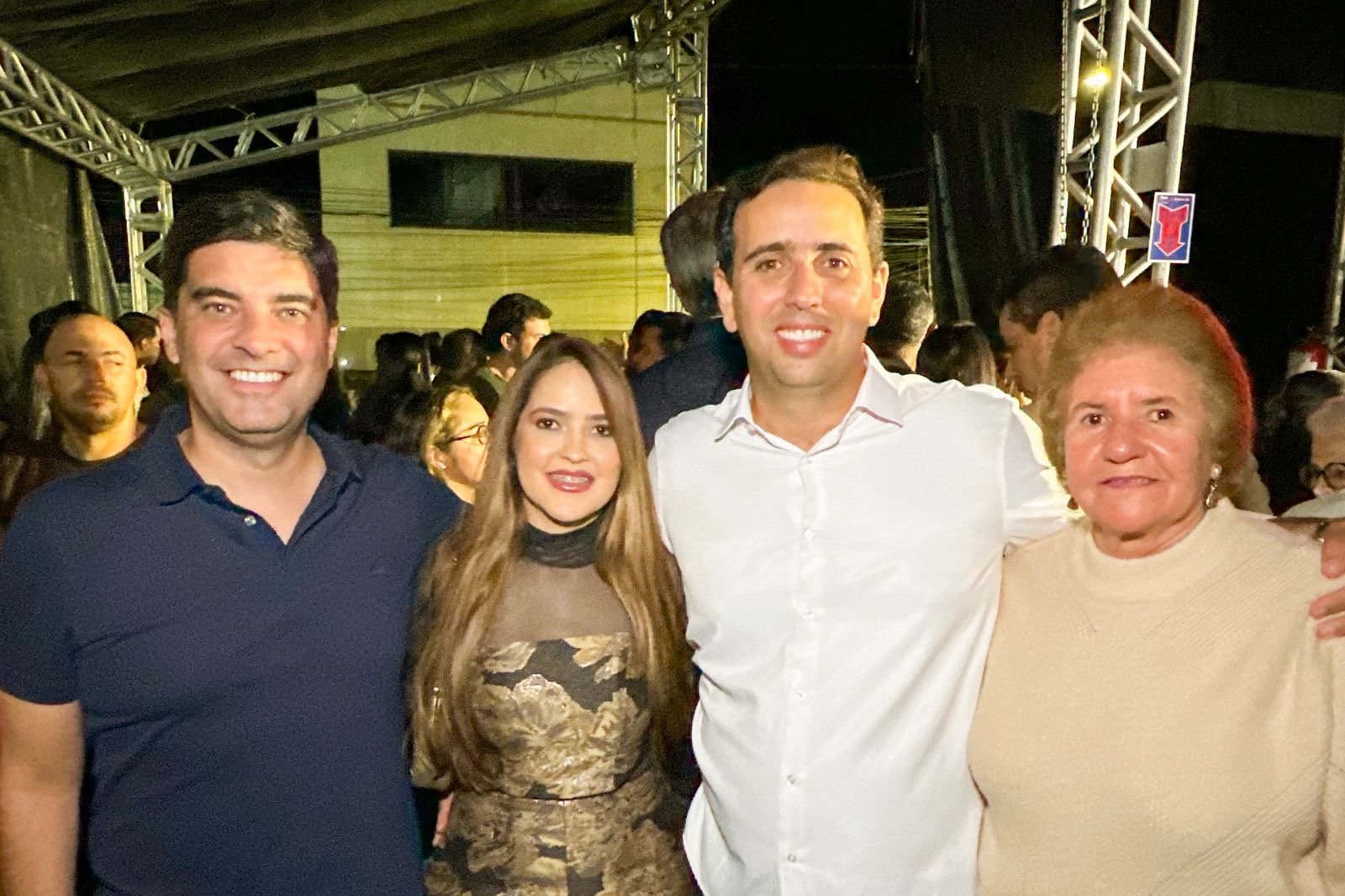 Kaio Maniçoba prestigia comemoração dos 172 anos de Buíque ao lado do prefeito Túlio Monteiro e da vice-prefeita Miriam Briano