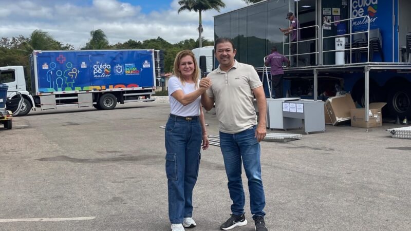 Prefeito Evilásio Mateus e deputada Roberta Arraes recebem Carreta Cuida PE Mulher em Araripina