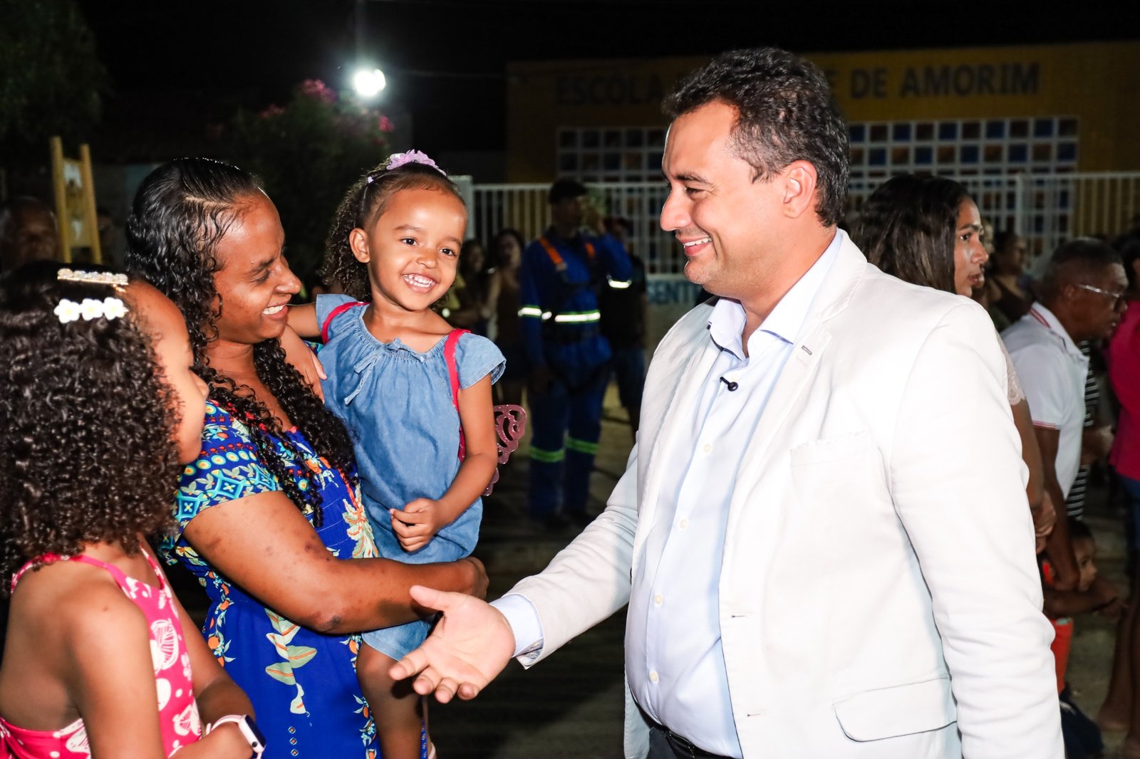 Prefeito Andrei Gonçalves leva iluminação, segurança e dignidade à Lagoa do Salitre e transforma realidade da comunidade