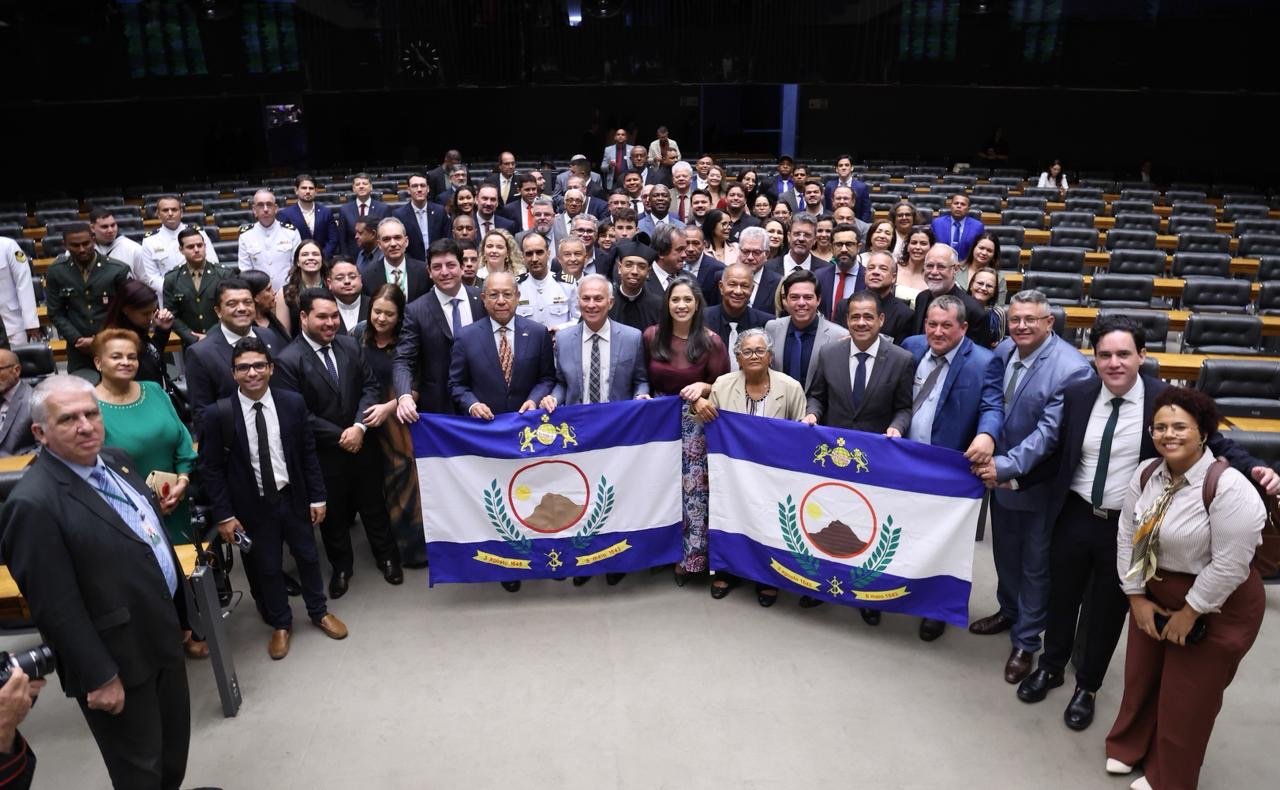 Câmara dos Deputados homenageia os 400 anos da Vitória de Santo Antão com sessão histórica