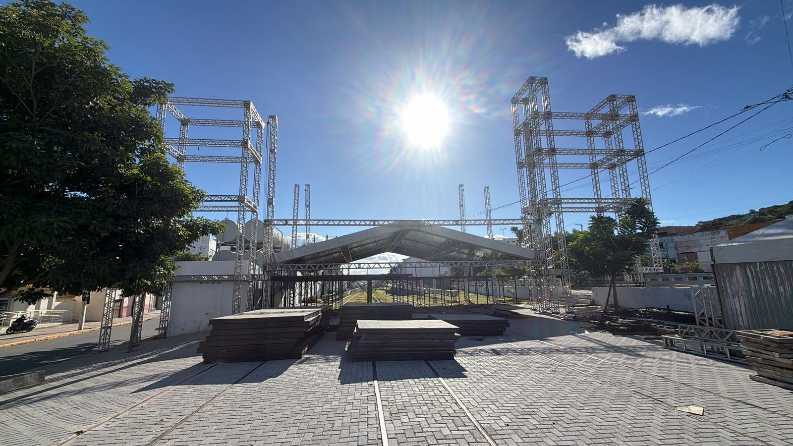 Arcoverde já respira o São João 2026, e pátio de eventos começa a ganhar forma para a grande festa