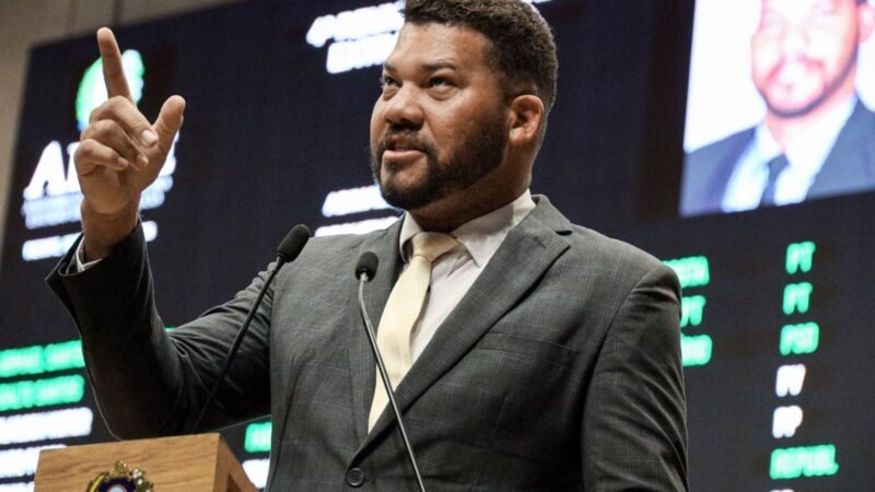 Deputado Abimael Santos critica plano de Lula que afetará o Polo das Confecções