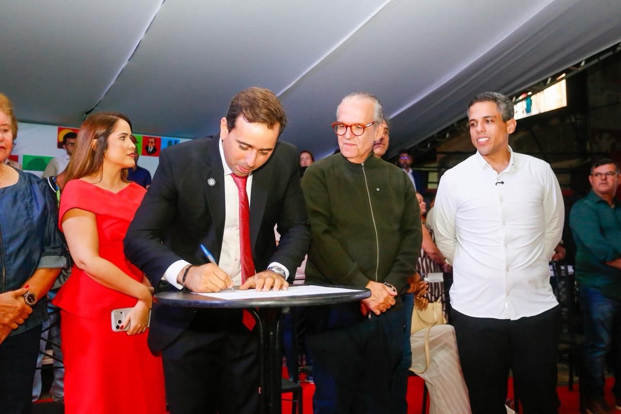 Deputado Jarbas Filho participa dos 172 anos de Buíque e faz novas entregas para o município