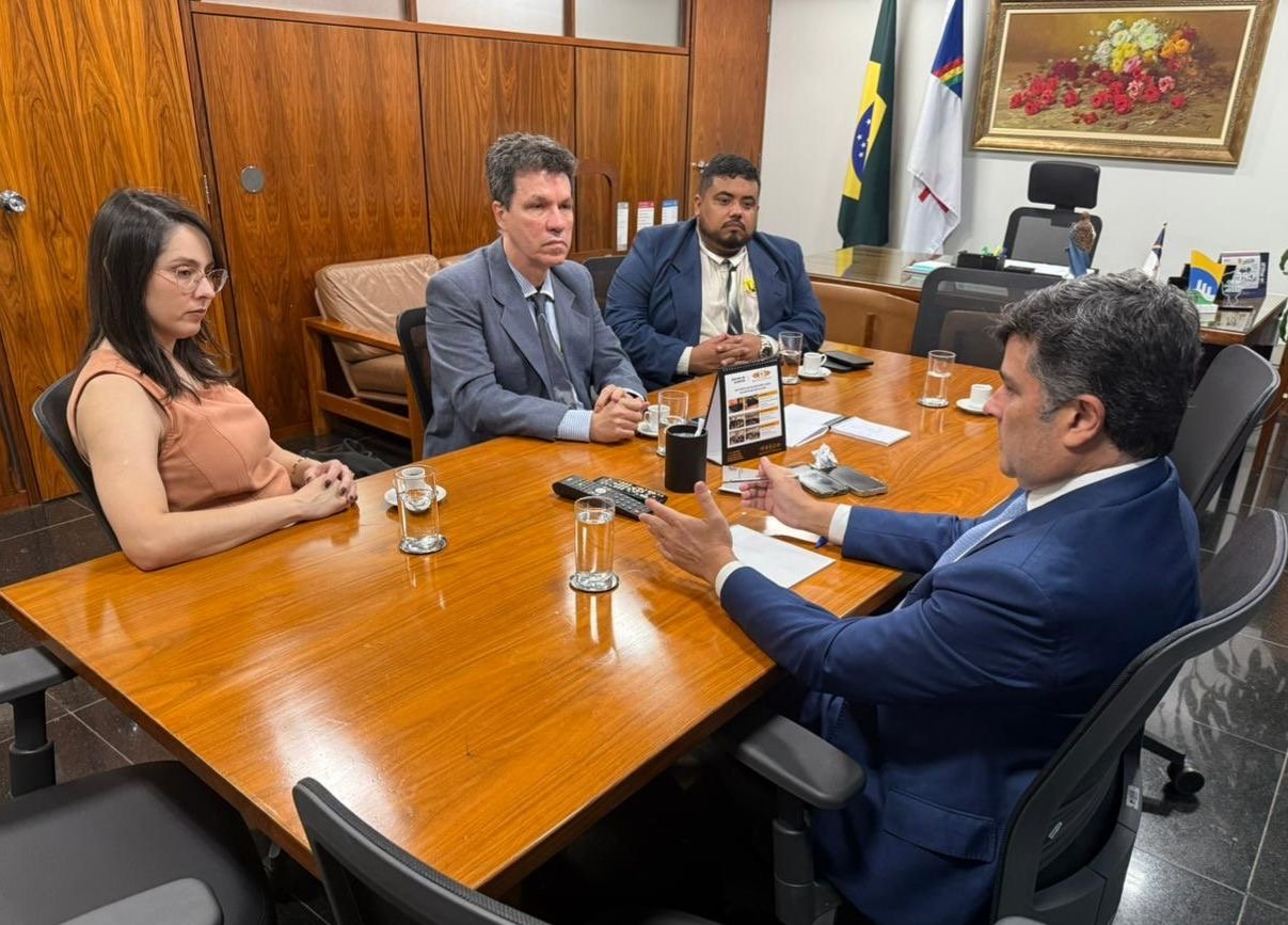 Eduardo da Fonte recebe Sindicato dos Médicos e defende valorização da categoria