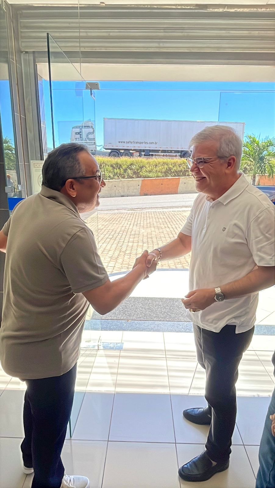 Empresário, conselheiro da Fecomércio Pernambuco e ex-prefeito de Camaragibe, Jorge Alexandre cumpre agenda em diversas cidades do Sertão e reforça compromisso com o desenvolvimento do estado.