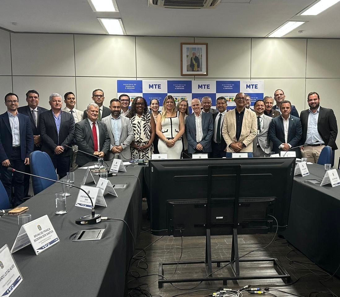 Ceaca participa de reunião em Brasília sobre lei que beneficia movimentadores de carga nas Ceasas