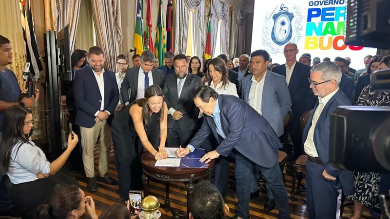 Izaías Régis destaca investimentos de mais de R$ 500 milhões em Garanhuns durante evento no Palácio do Campo das Princesas