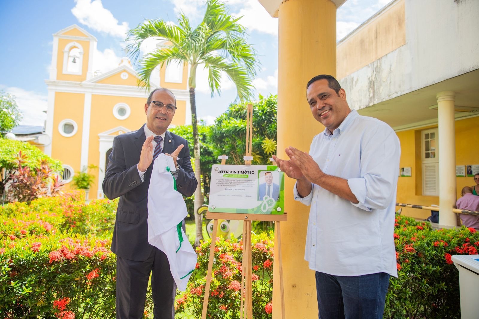 Deputado Jeferson Timóteo é homenageado pelo Hospital de Câncer de Pernambuco por apoio à instituição