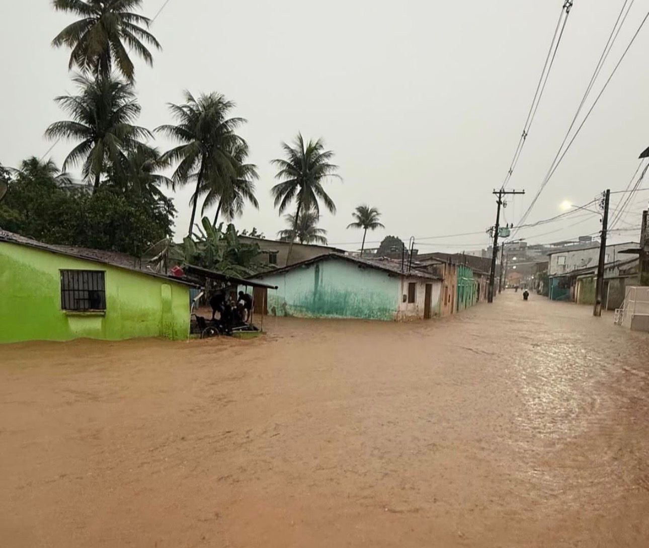 Prefeito Éder Walter decreta situação de emergência e estado de calamidade pública em Vicência após fortes chuvas