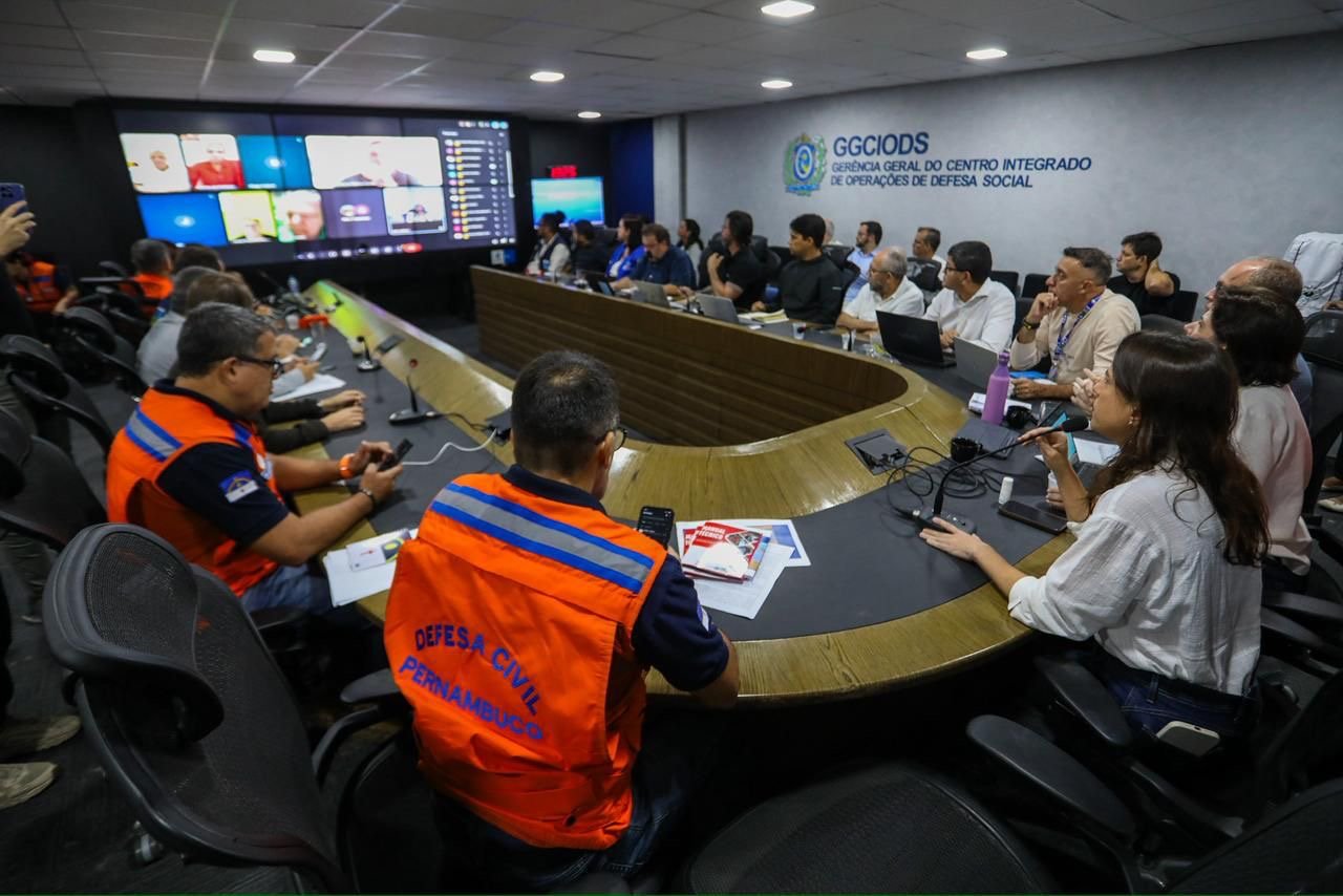 Governadora Raquel Lyra decreta situação de emergência em 27 municípios atingidos pelas chuvas 