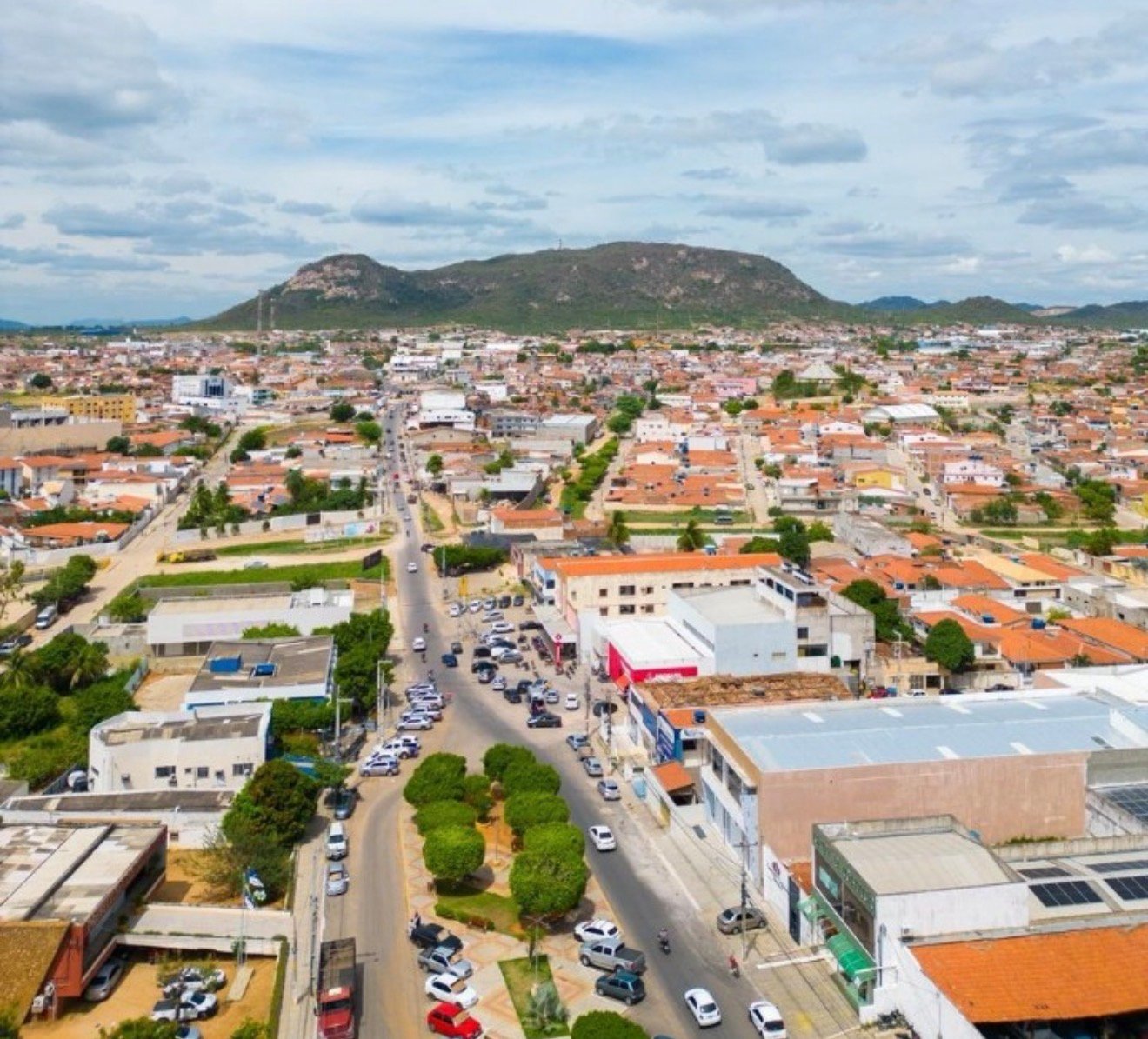 Comércio e construção civil aquecem economia de Salgueiro e fazem município ficar entre os que mais geraram empregos no Sertão em março