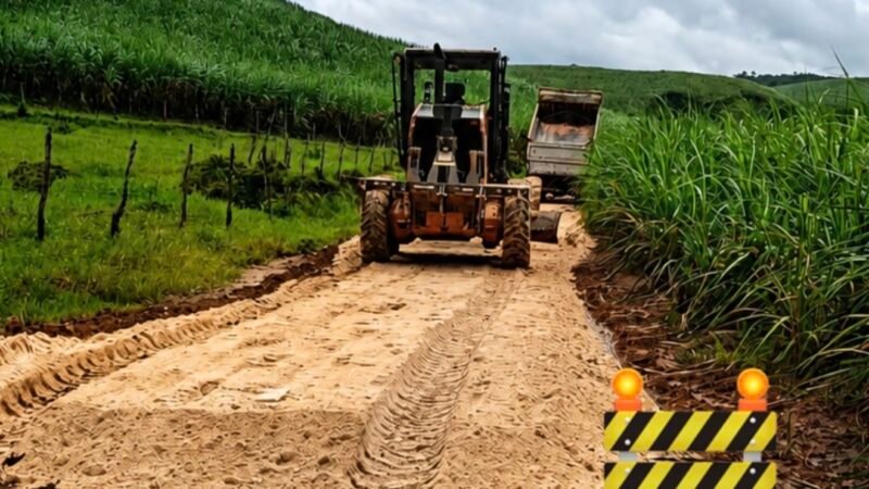 Estrada da Barragem em Xexéu passa por manutenção para melhorar o escoamento rural