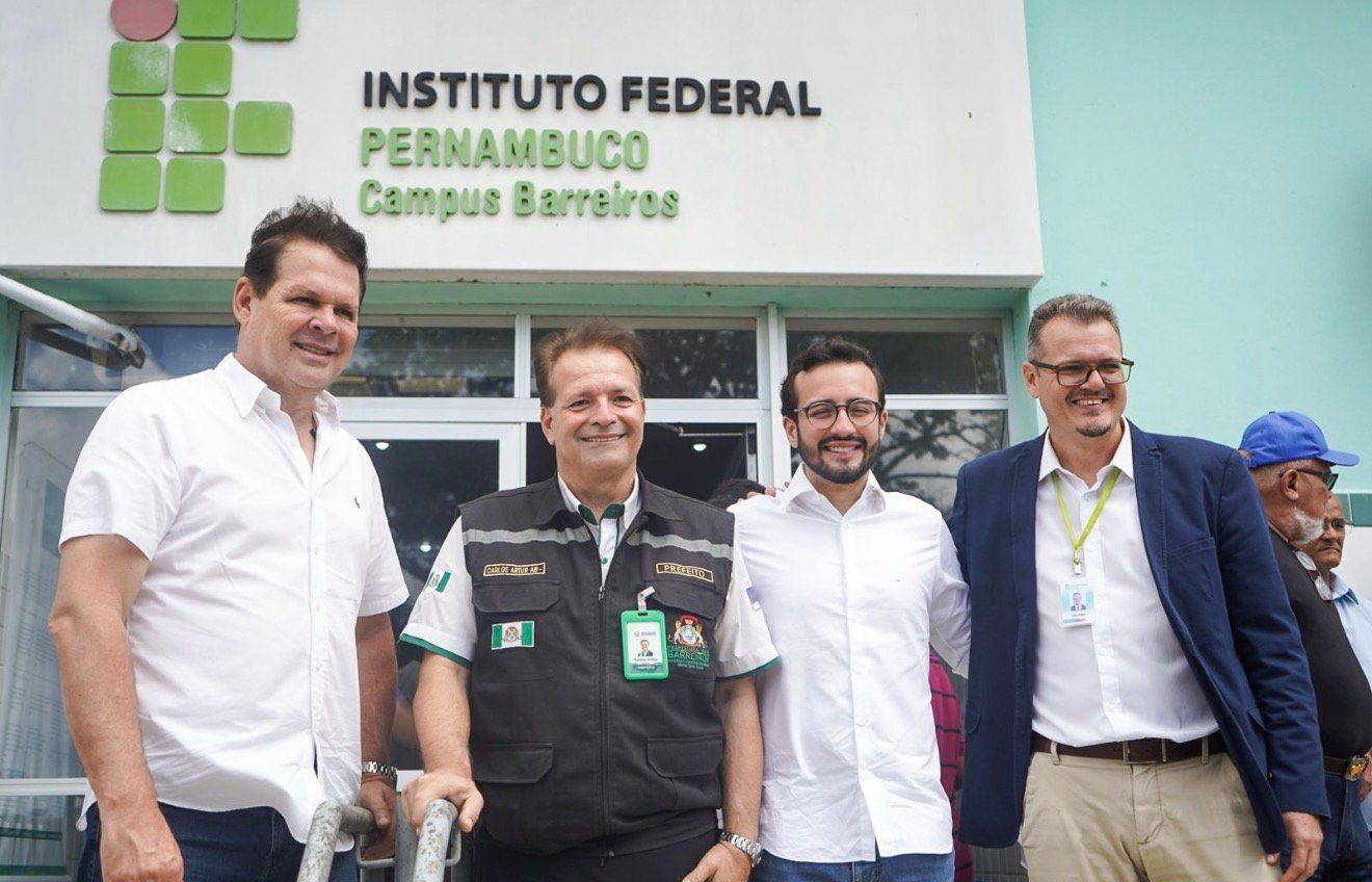 Ao lado do prefeito Carlinhos da Pedreira, Lula da Fonte e France Hacker anunciam R$ 1,2 milhões para o IFPE Barreiros