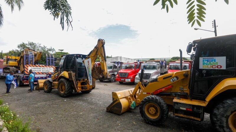 Governo de Pernambuco inicia força-tarefa de limpeza emergencial do Rio Beberibe