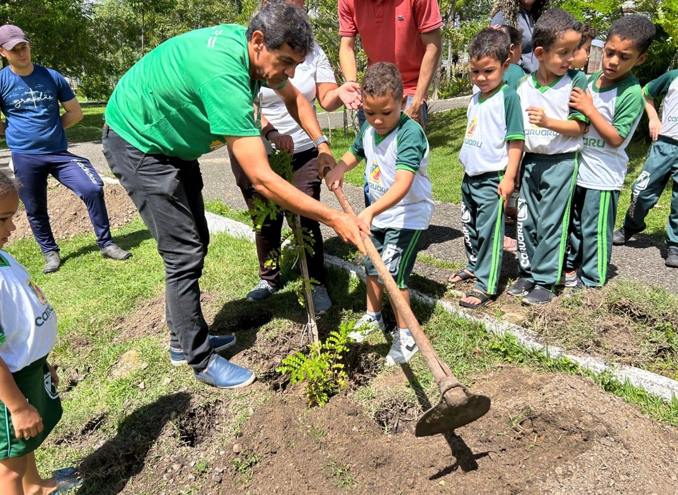 Equipe de Educação Ambiental da Prefeitura de Caruaru mobiliza estudantes em ações sobre o pau-brasil durante todo o mês de maio