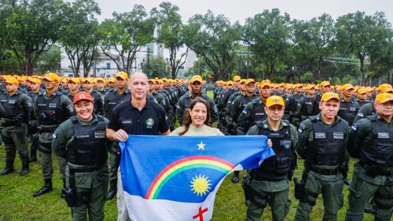 Governadora Raquel Lyra entrega 2.157 novos soldados da Polícia Militar às ruas do Grande Recife