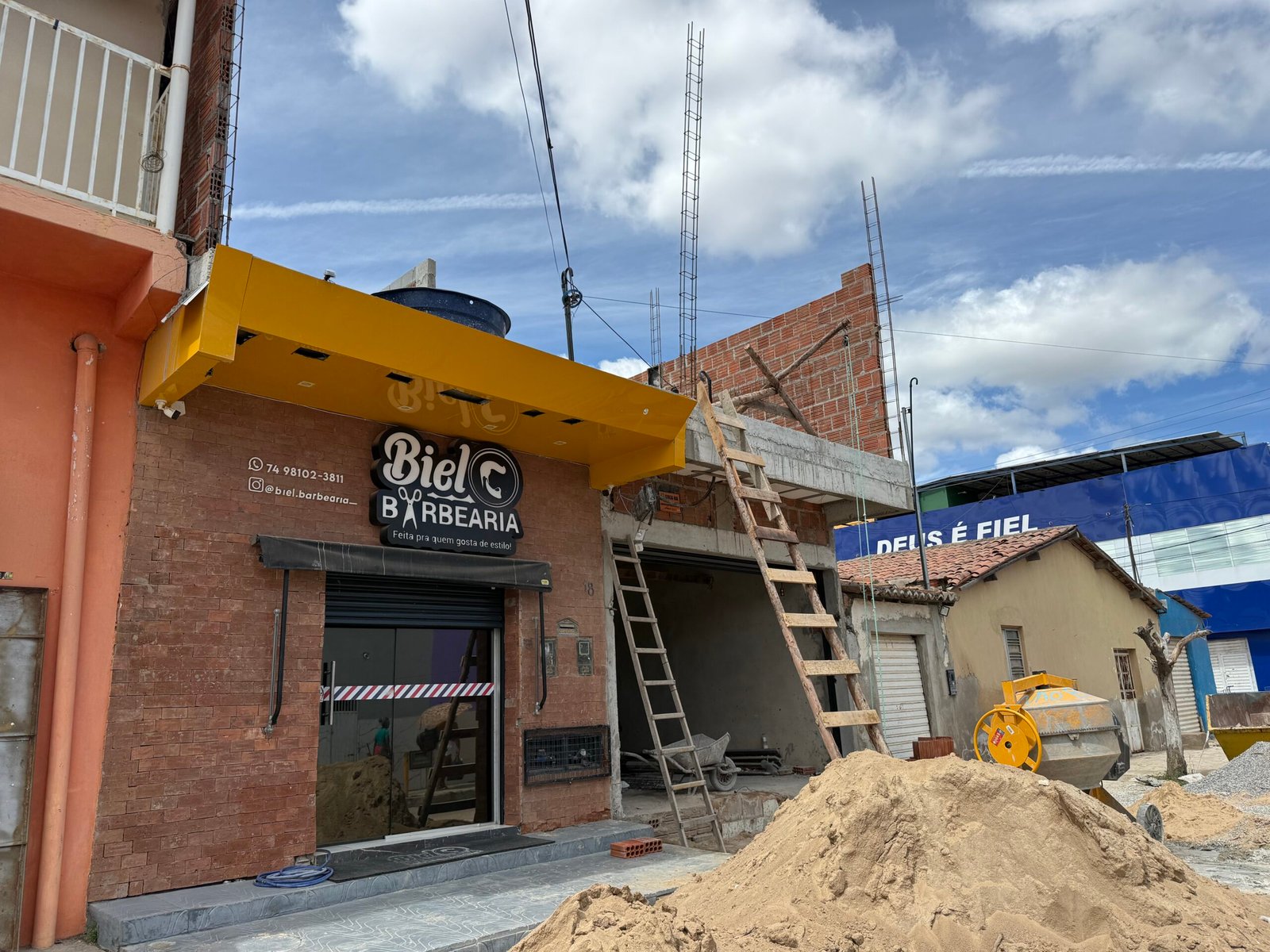 Obra de extensão da Biel Barbearia vem para melhor atender os clientes e dar mais conforto e novos atendimentos em diversas áreas