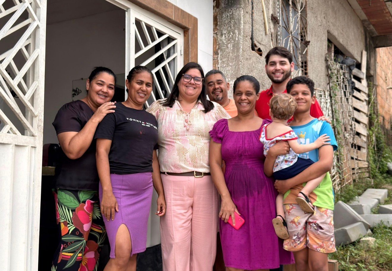 Prefeita Carol Jordão mostra sua popularidade e caminha nos bairros