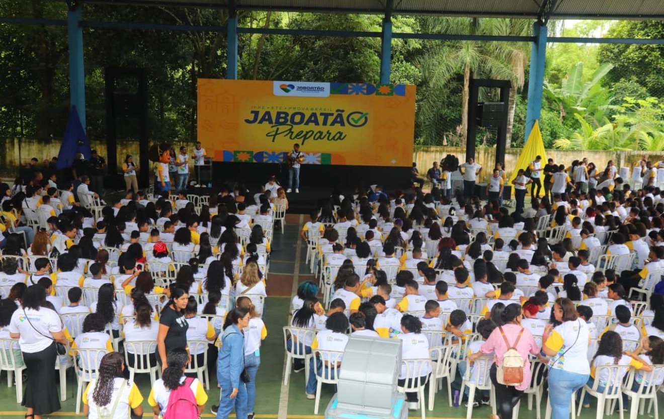 Mil alunos da Rede Municipal iniciam o Programa Jaboatão Prepara 2026