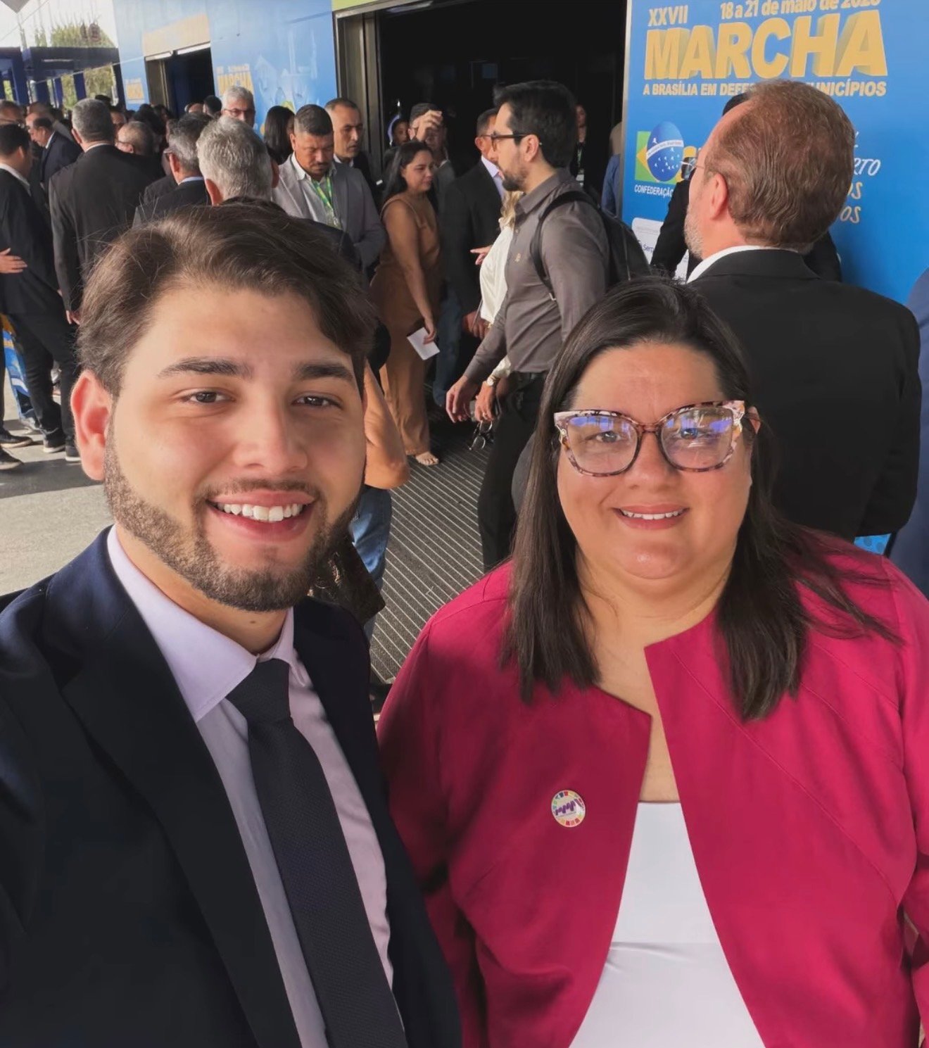 Prefeita Carol Jordão e Tertuliano Jordão participam da Marcha dos Municípios em busca de conhecimento e recursos para Ribeirão
