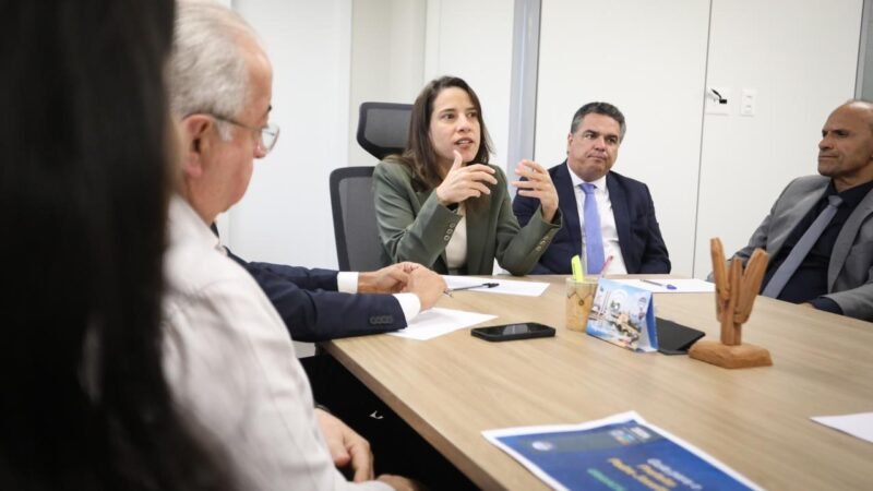 Governadora Raquel Lyra reúne prefeitos do Polo de Confecções do Agreste e define próximas agendas para defesa do crescimento econômico da região