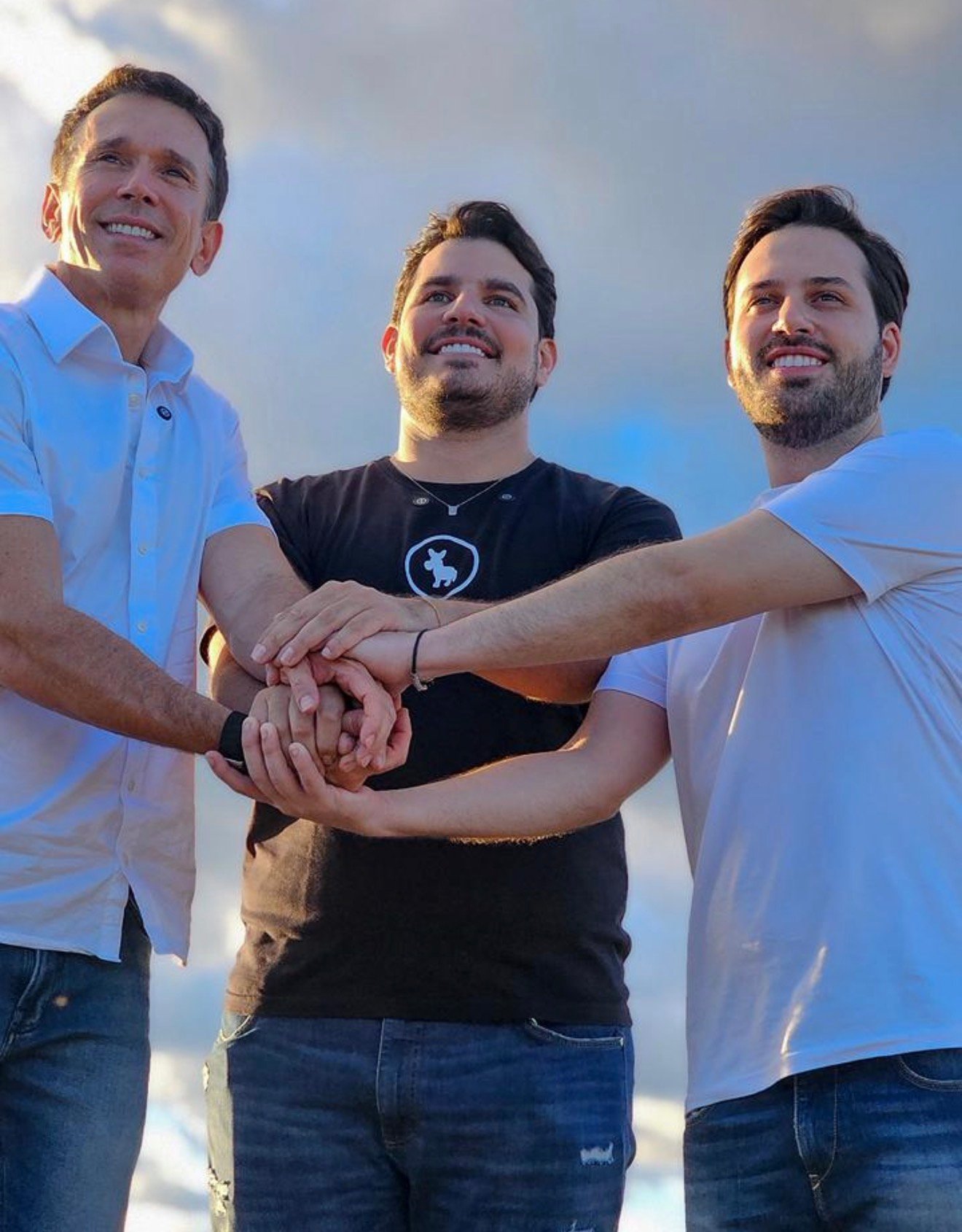 Prefeito Ismael Lira e deputados Aglailson Victor e Felipe Carreras reforçam saúde de Orocó com modernização do aparelho de raio-x