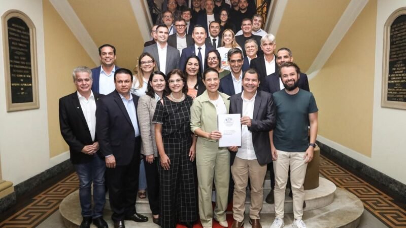 Governadora Raquel Lyra anuncia criação de Grupo de Trabalho em reunião com representantes do Polo de Confecções