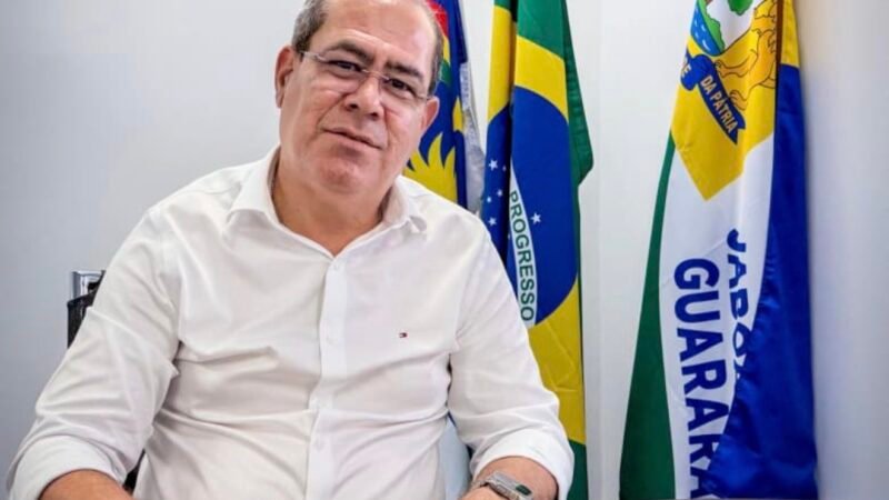 Servidores do Jaboatão valorizados. Mano Medeiros sanciona reajuste salarial.