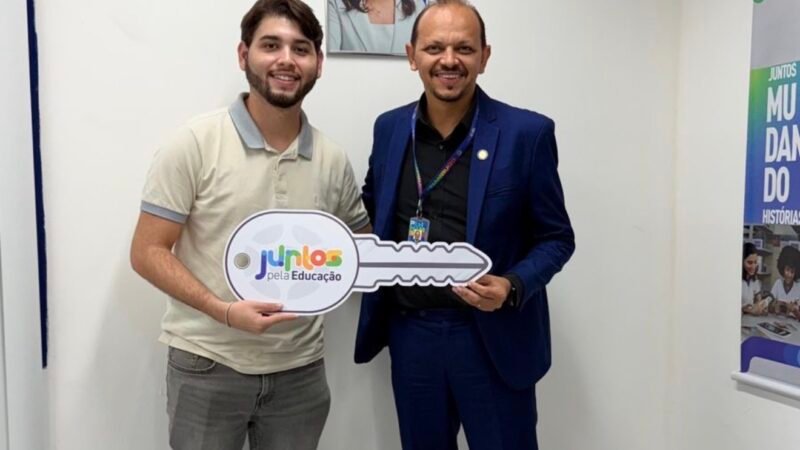 RIBEIRÃO GARANTE MAIS UM ÔNIBUS ESCOLAR, ATRAVÉS DA GOVERNADORA RAQUEL LYRA