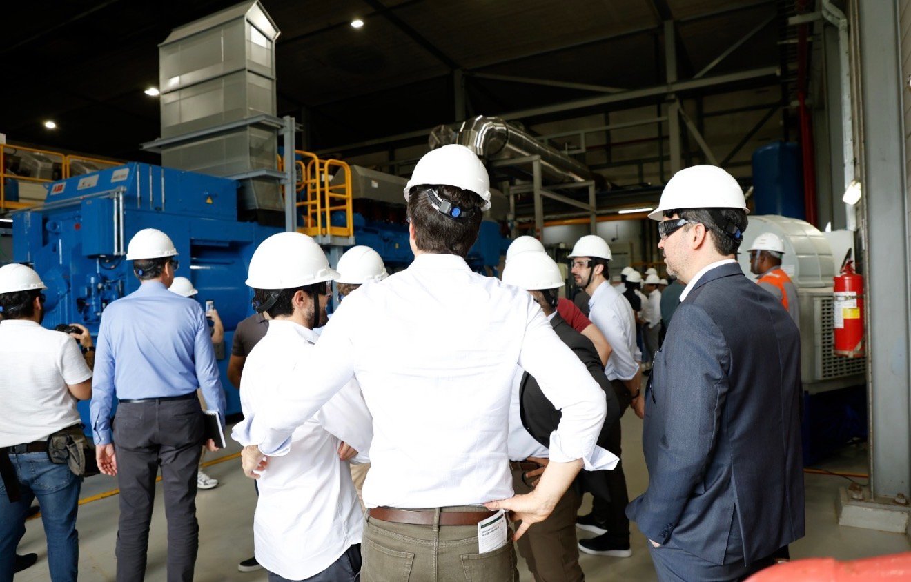 Suape Energia inaugura primeiro motor do mundo movido a etanol para geração termelétrica