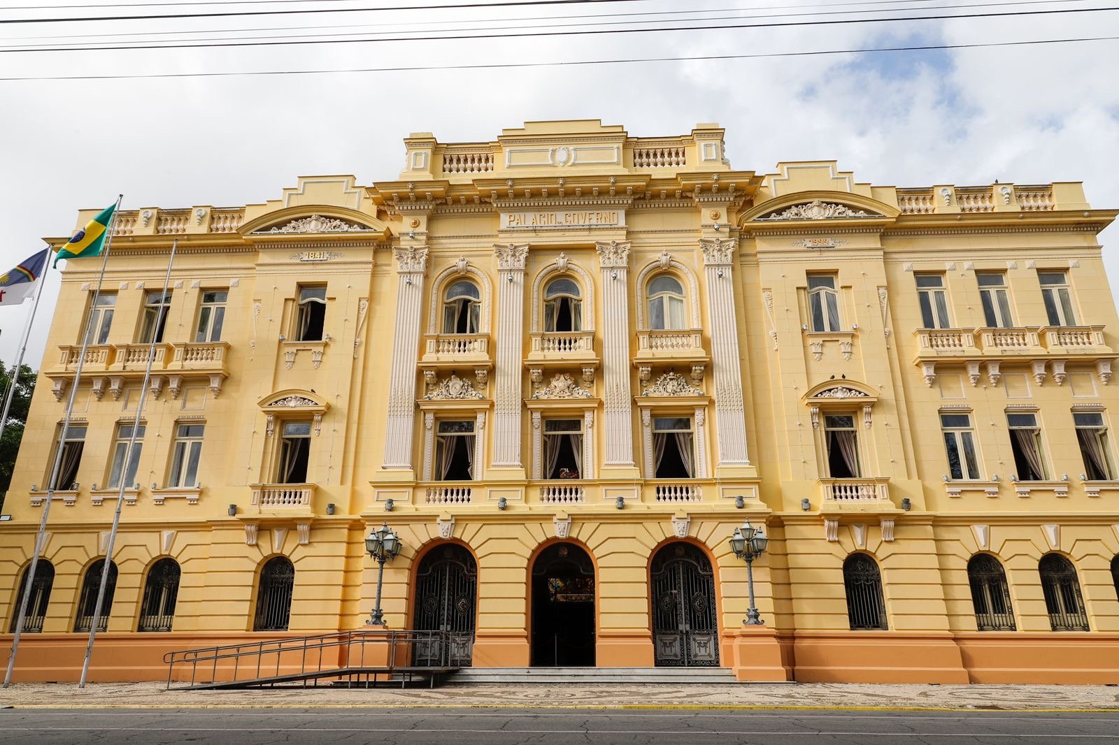Governo de Pernambuco transfere ponto facultativo do Corpus Christi para 23 de junho