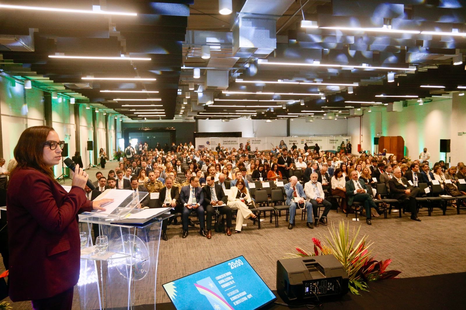 TRE-PE e IDEPPE reúnem juristas e especialistas em congresso para debater desafios das eleições 2026