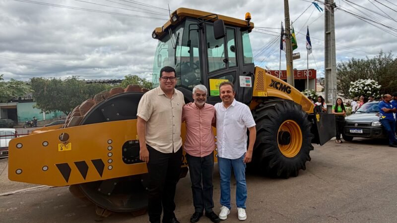 Humberto entrega equipamentos e reforça apoios no Agreste e no Sertão